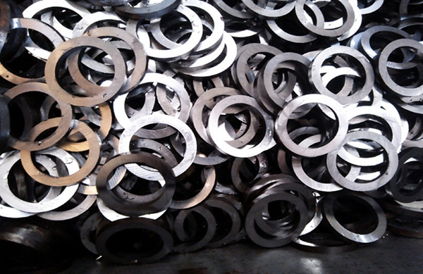 冷鋸機的切割鋸片耐用嗎，一張鋸片可以切多少刀料